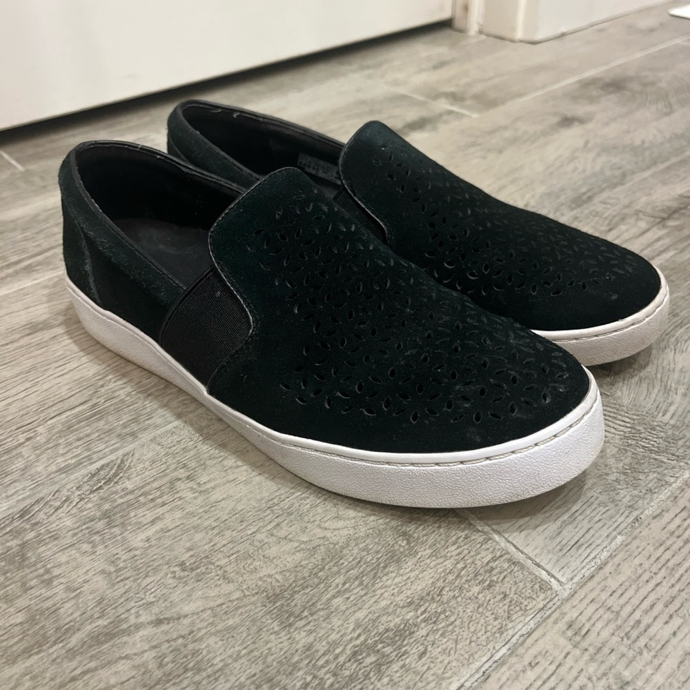 Vionic Kani Sneakers Women’s Size‎ 7 Black Suede Perforated Slip On Shoes
